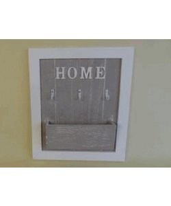 Věšák s přihrádkou na dopisy