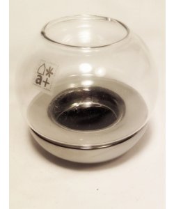 Skleněný svícen se stříbrným podstavcem